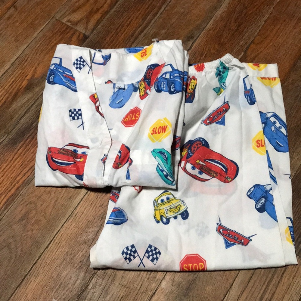 ❤️Disney’s cars pajamas.  660S